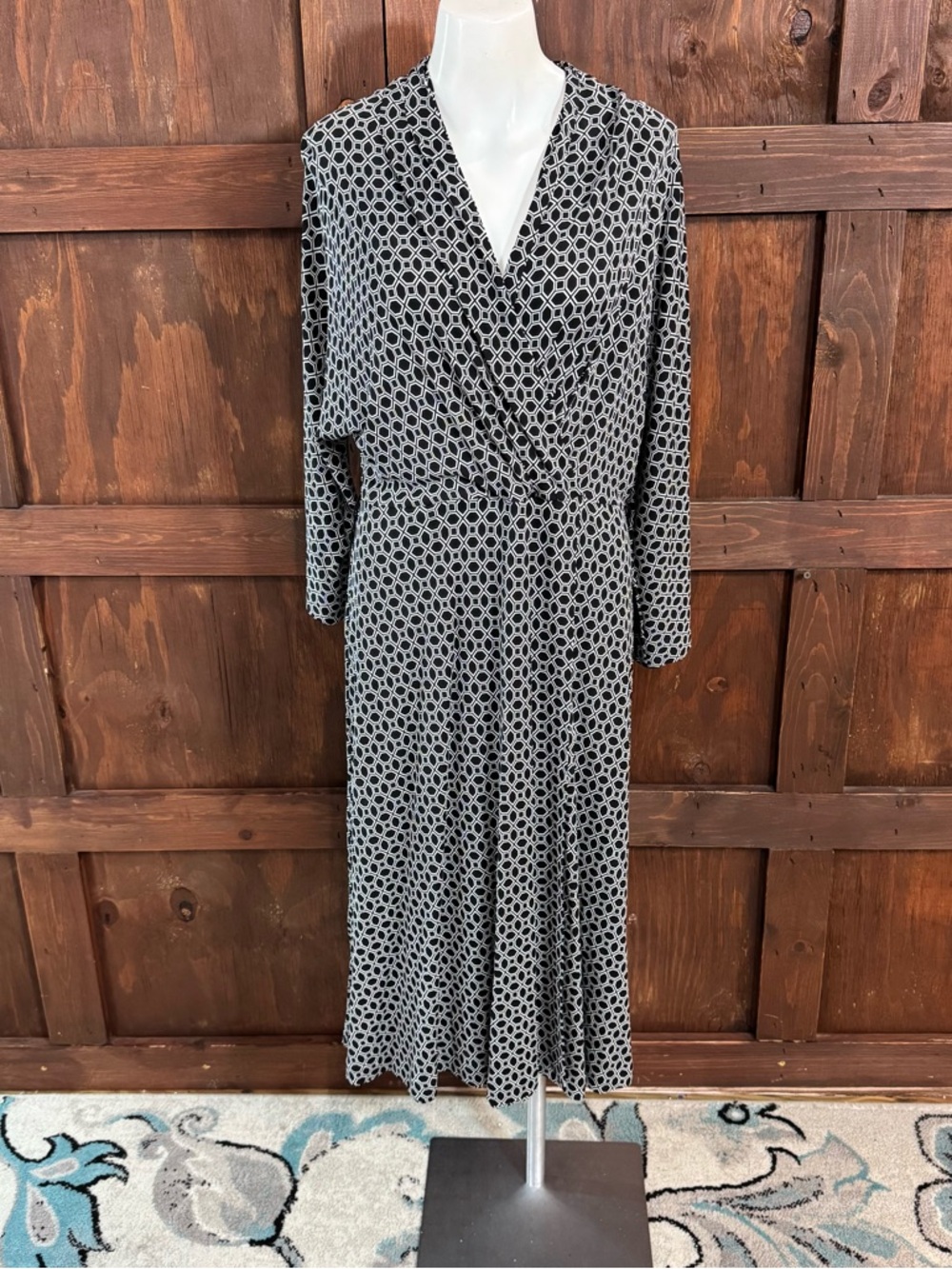 Anne Klein Black and White Geometric Long Sleeve Wrap Dress